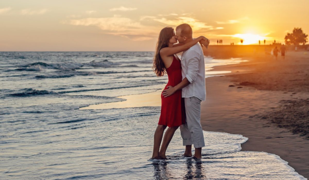 a-couple-of-1694334_768